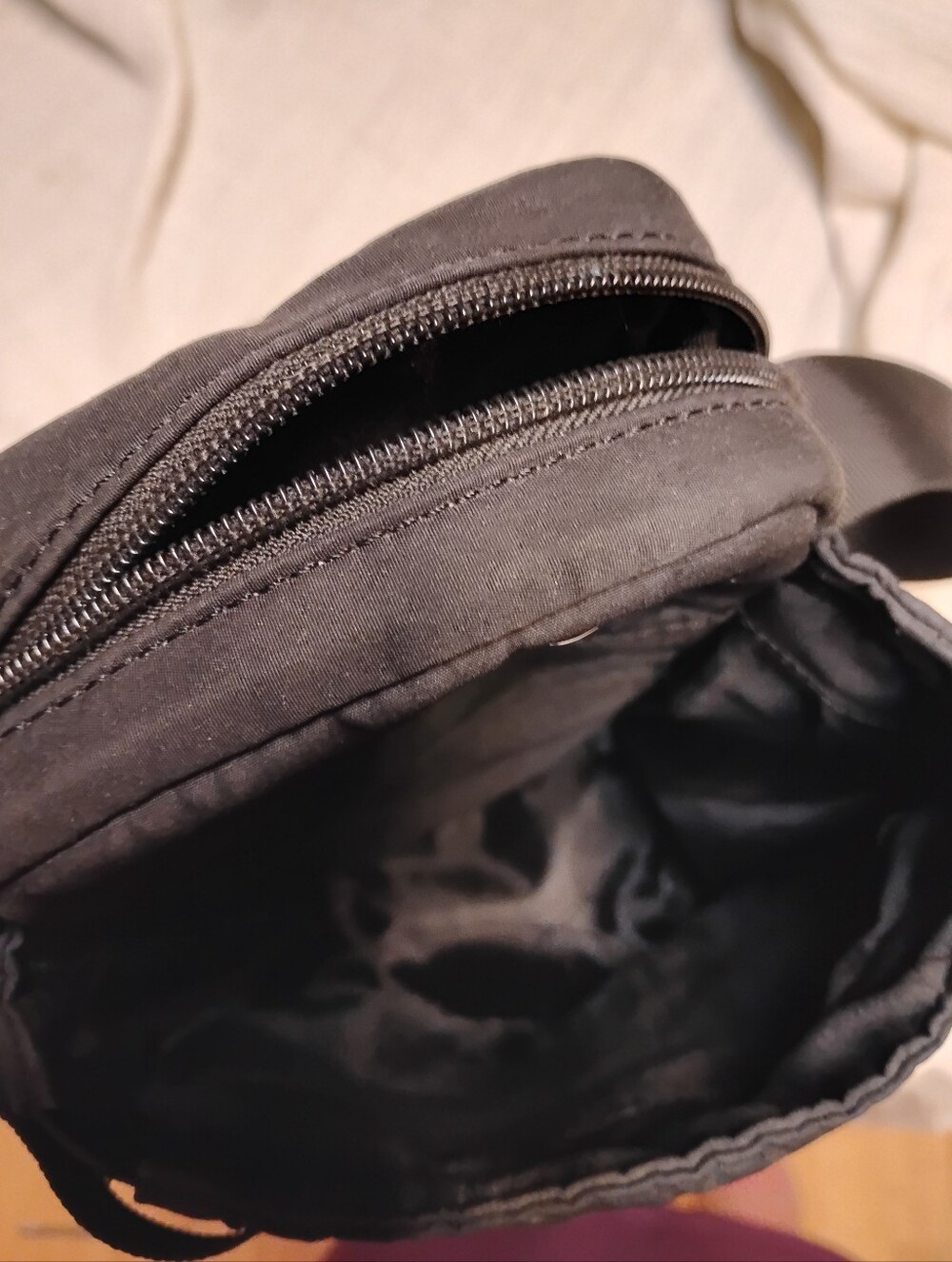 Water Bottle Sling Bag - Picture 4 of 6